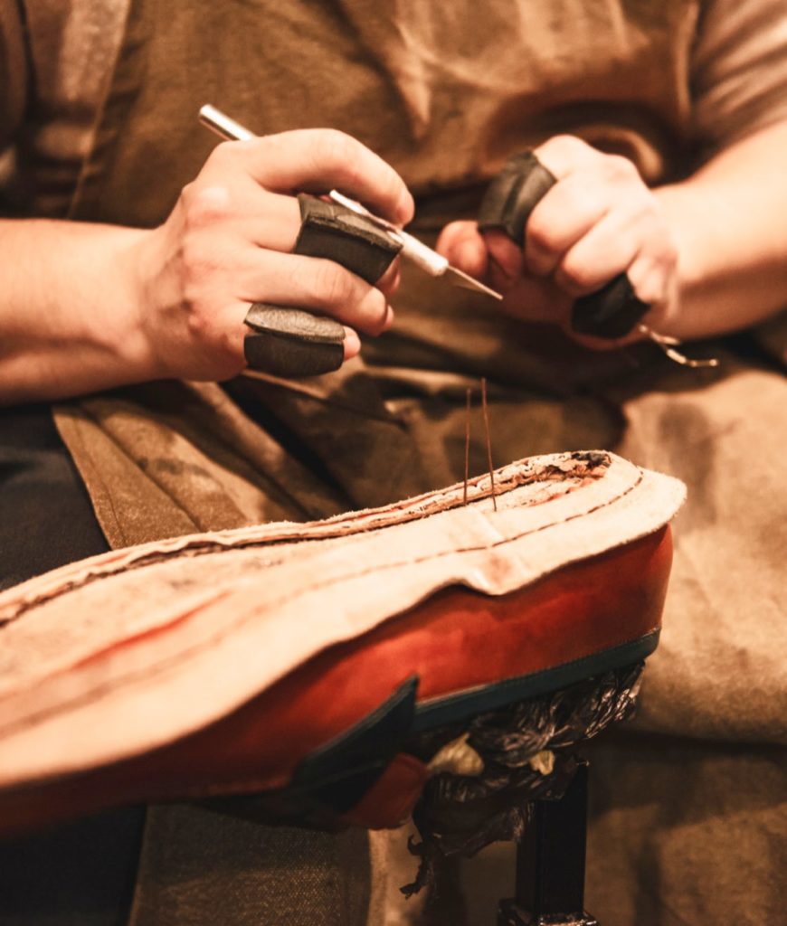 schuhreparatur-berlin-mitte-schuh-sohle-naehen
